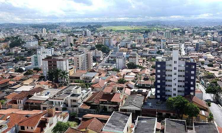 Imóveis no bairro Caiçaras em Belo Horizonte, MG