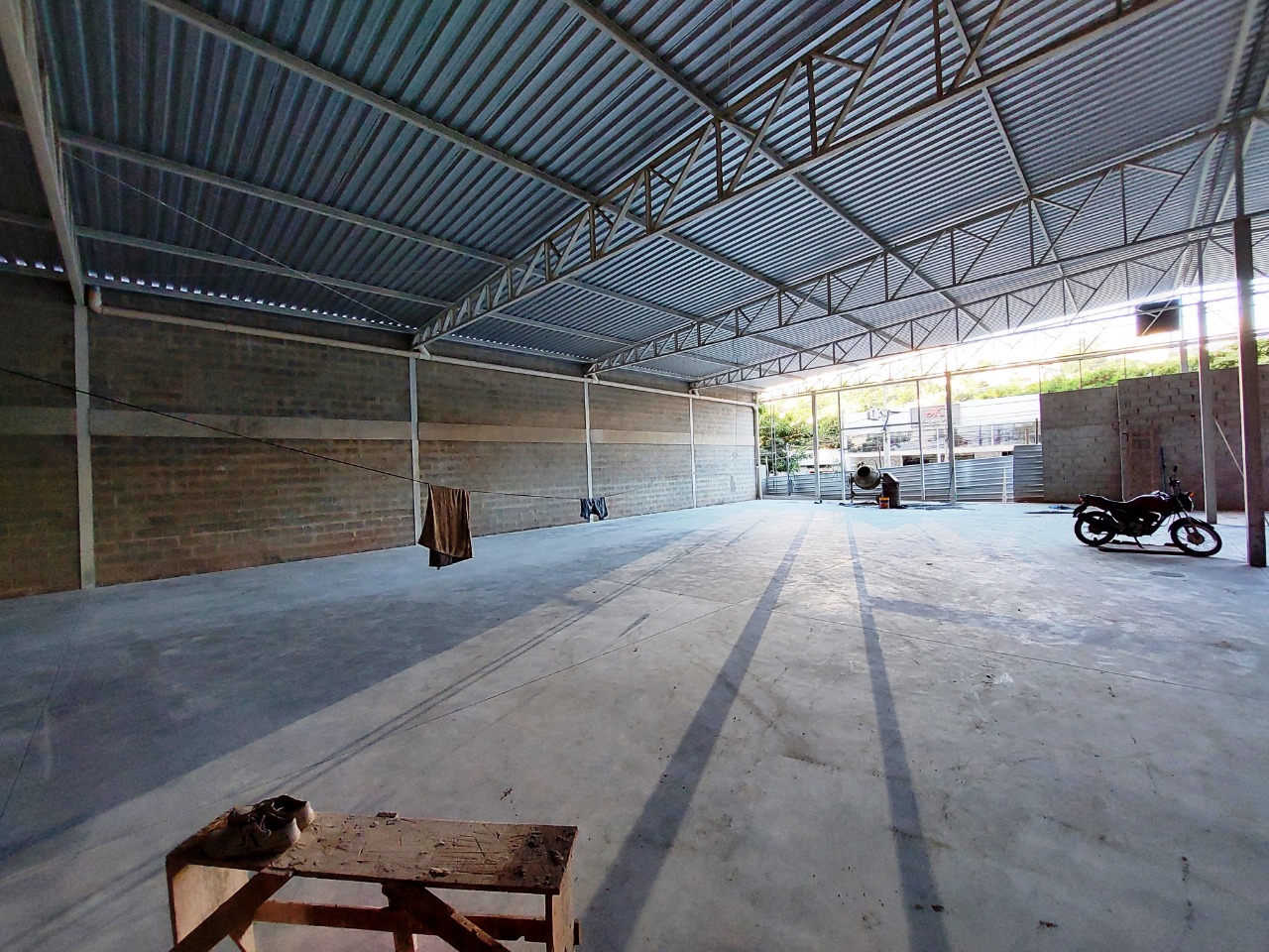 Loja-Salão para alugar com 1 quarto, 400m² - Foto 1