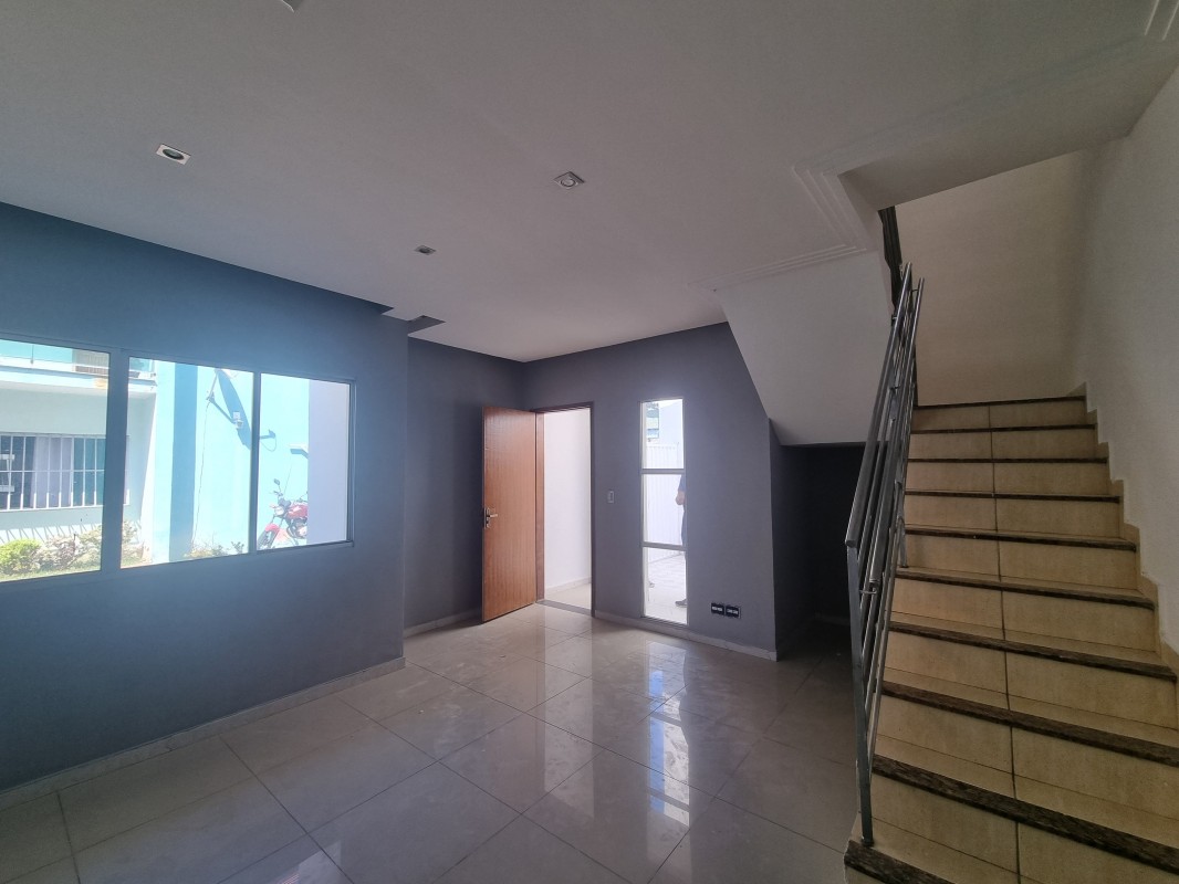 Casa de Condomínio à venda com 3 quartos, 100m² - Foto 2