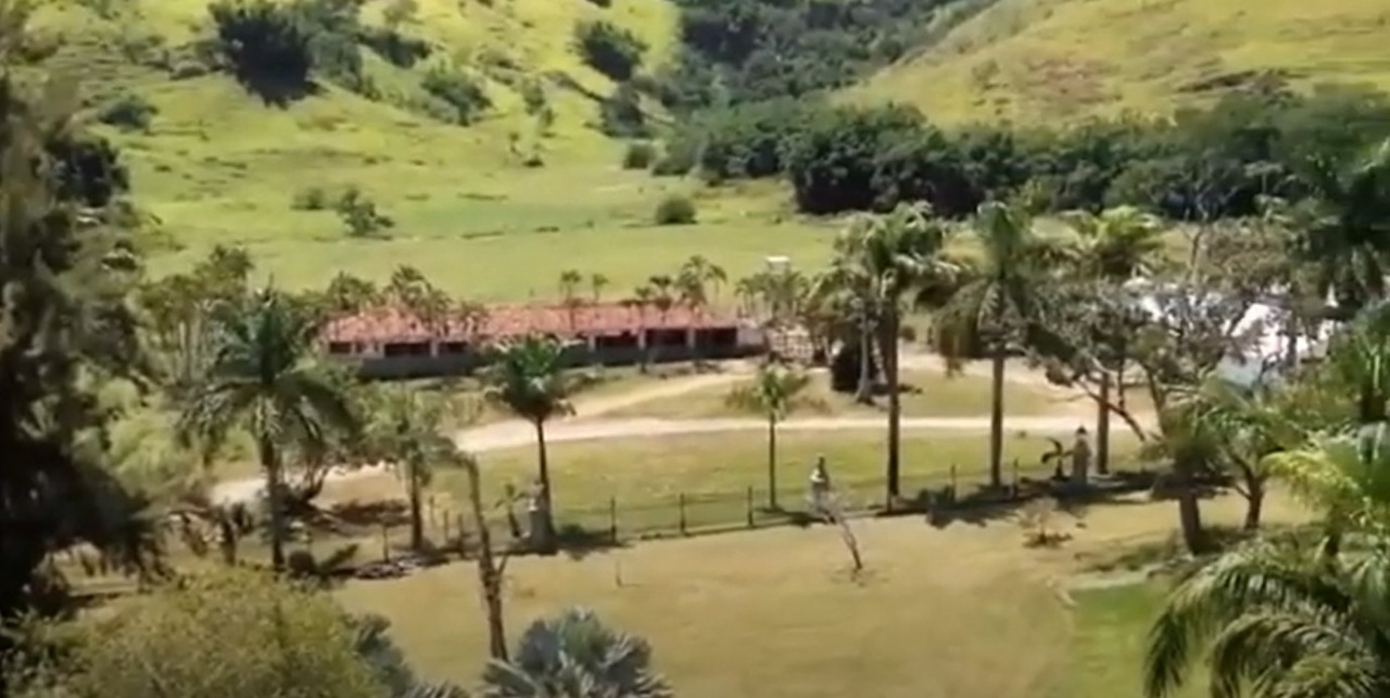 Fazenda à venda com 8 quartos, 6940000m² - Foto 17