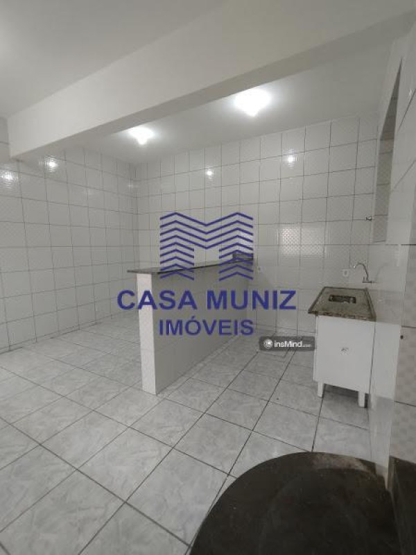 Casa para alugar com 3 quartos, 65m² - Foto 5