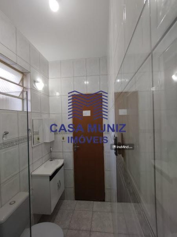 Casa para alugar com 3 quartos, 65m² - Foto 9