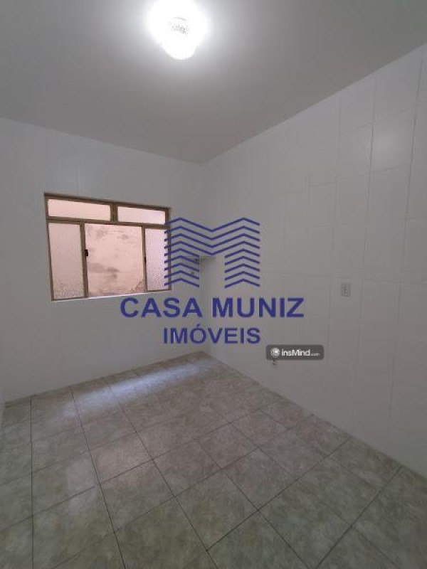 Casa para alugar com 3 quartos, 65m² - Foto 11