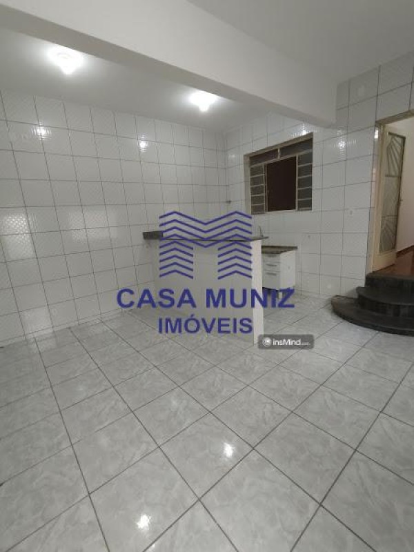 Casa para alugar com 3 quartos, 65m² - Foto 3