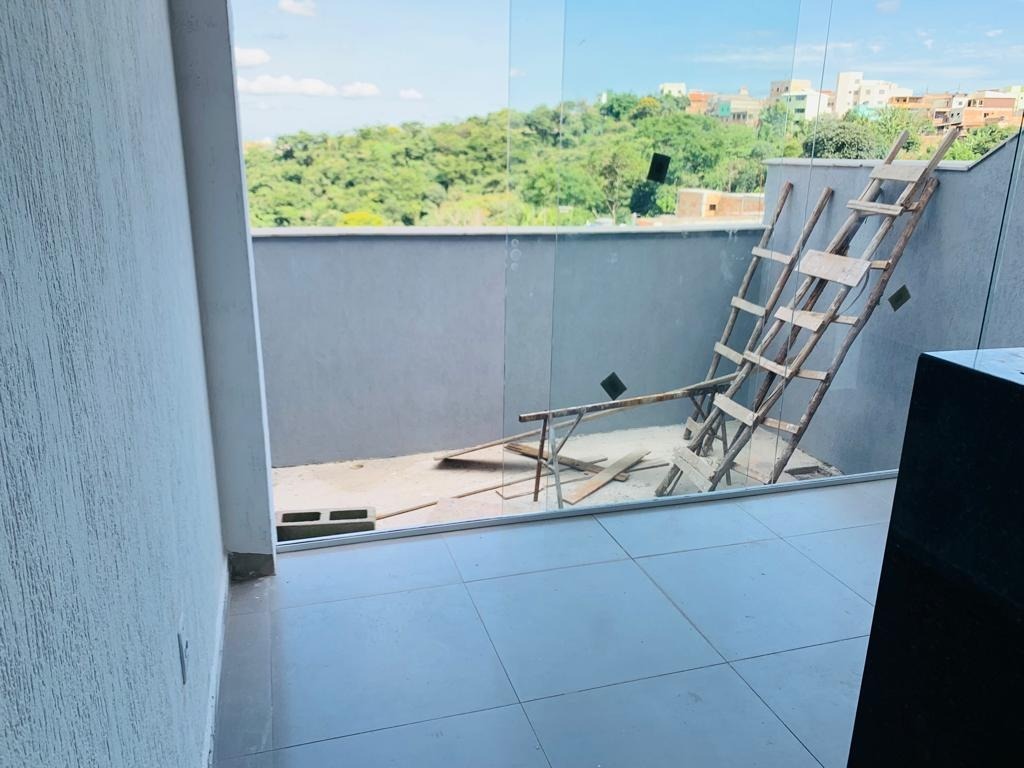 Casa à venda com 3 quartos, 102m² - Foto 3