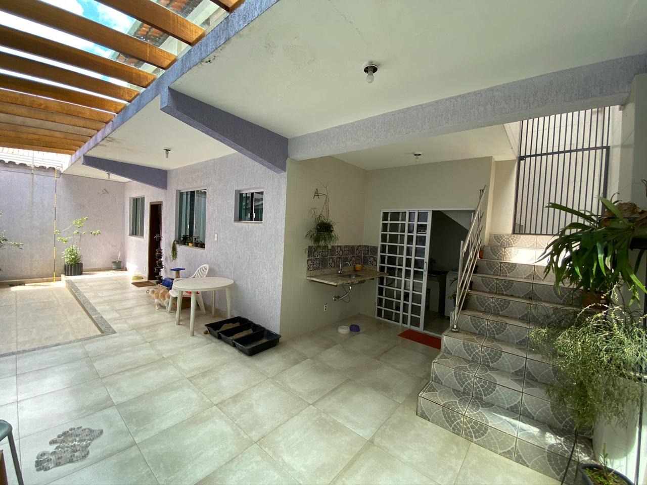 Casa à venda com 3 quartos, 200m² - Foto 2