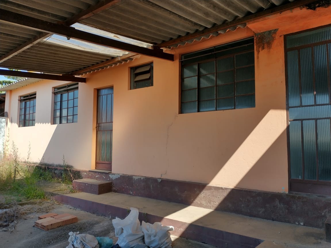Casa à venda com 2 quartos, 360m² - Foto 3