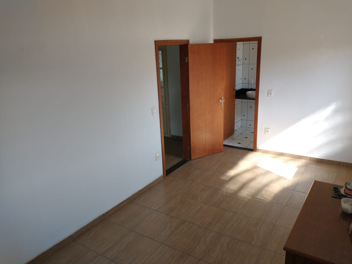 Casa à venda com 2 quartos, 360m² - Foto 10