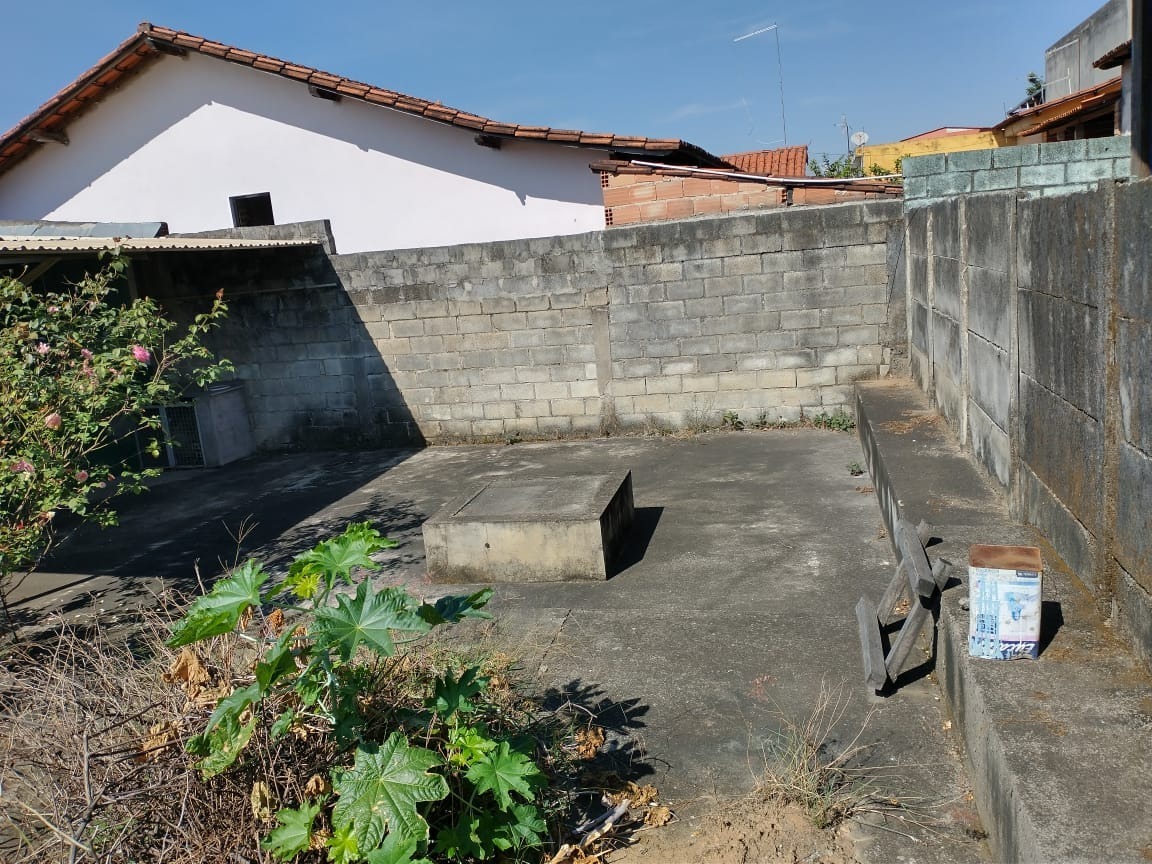 Casa à venda com 2 quartos, 360m² - Foto 6