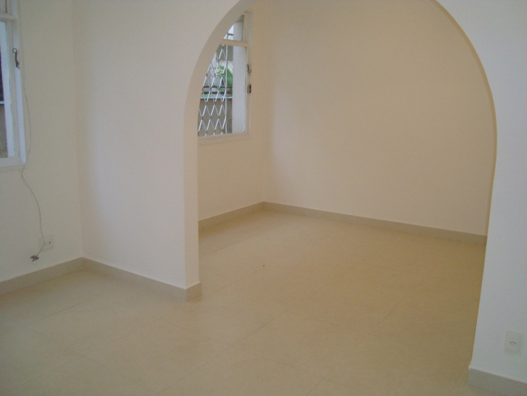 Apartamento para alugar com 3 quartos, 120m² - Foto 1