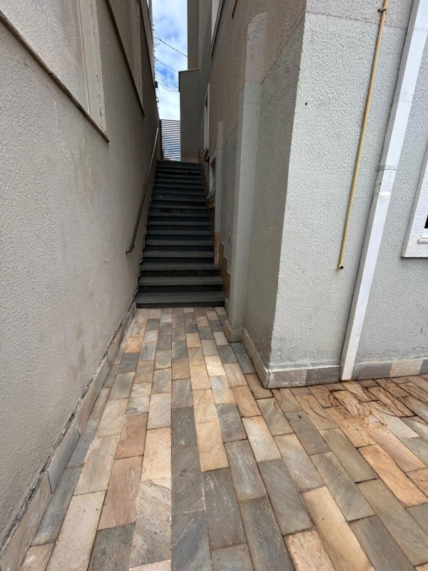 Casa de Condomínio para alugar com 4 quartos, 150m² - Foto 17