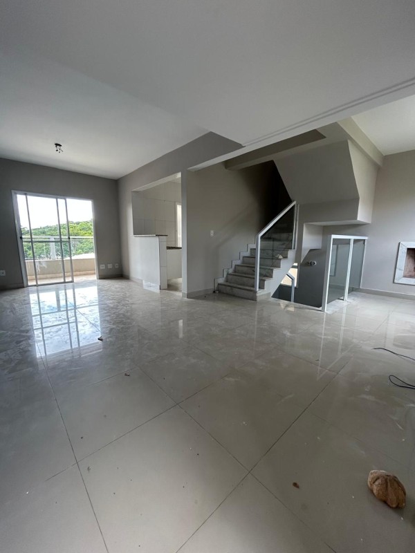 Casa de Condomínio para alugar com 4 quartos, 150m² - Foto 5