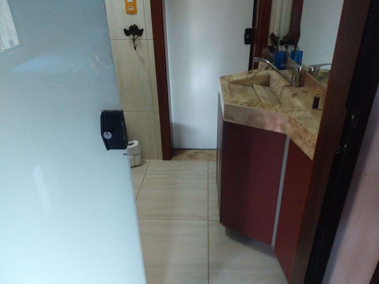 Casa de Condomínio à venda com 3 quartos, 450m² - Foto 4