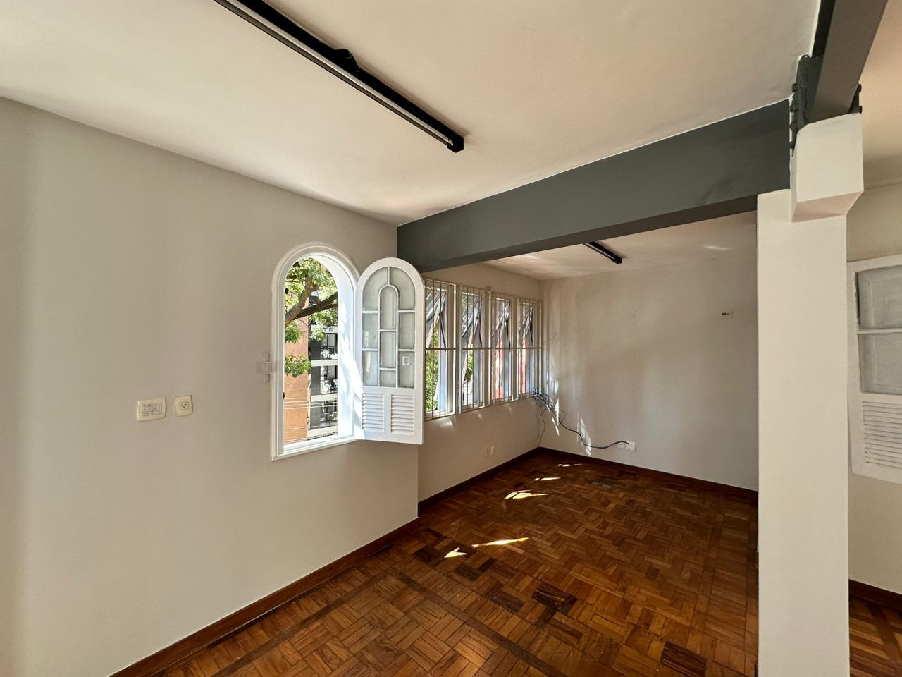 Casa para alugar com 5 quartos, 190m² - Foto 9