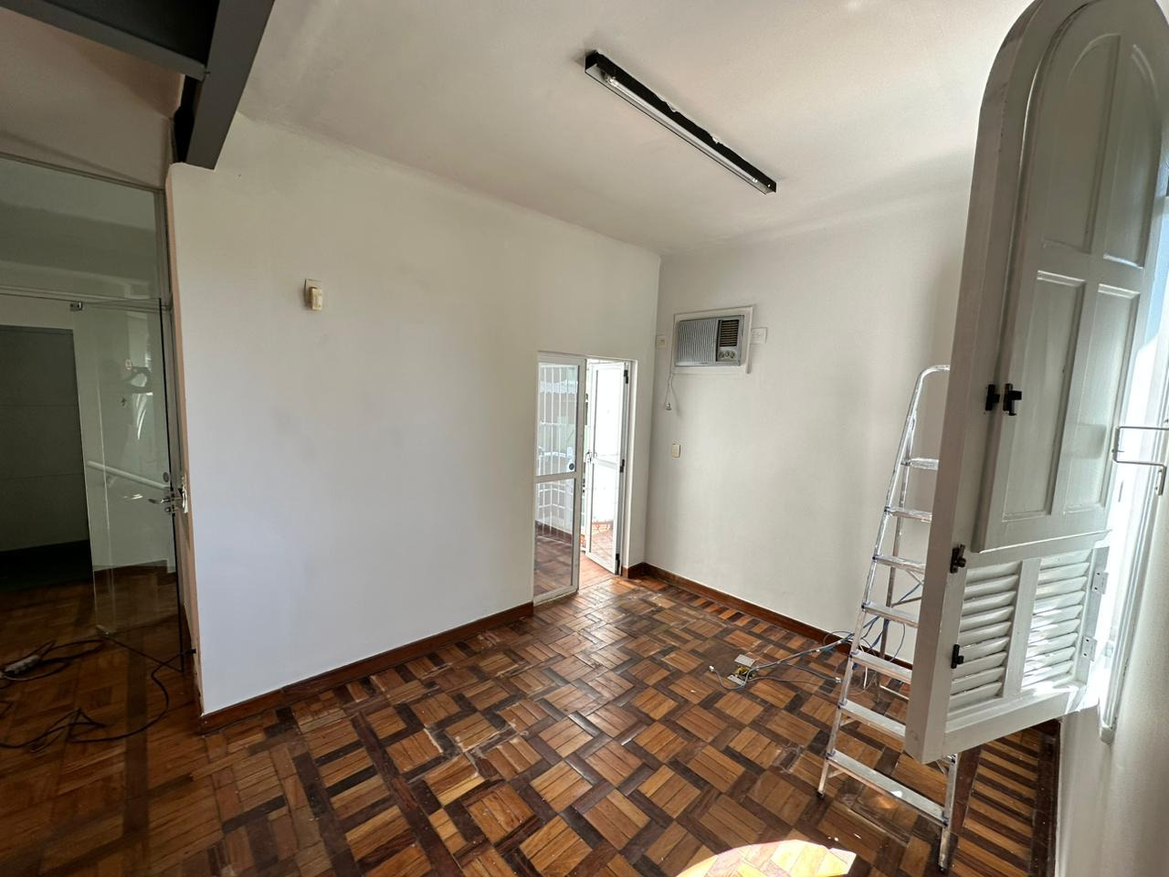 Casa para alugar com 5 quartos, 190m² - Foto 12