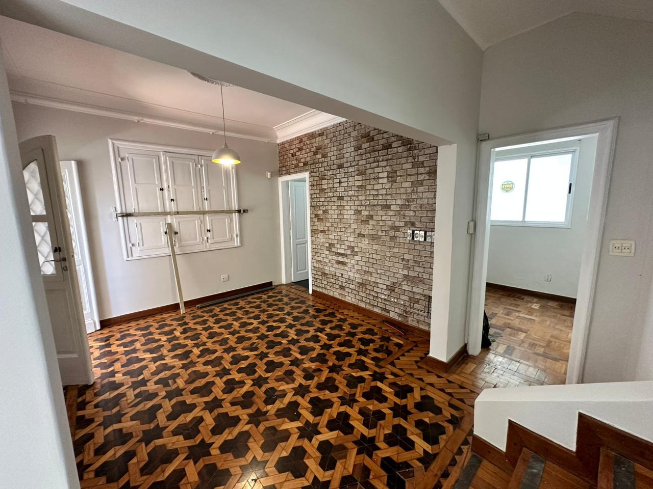 Casa para alugar com 5 quartos, 190m² - Foto 2