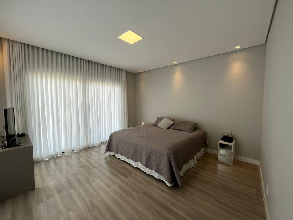 Casa de Condomínio à venda com 4 quartos, 296m² - Foto 4