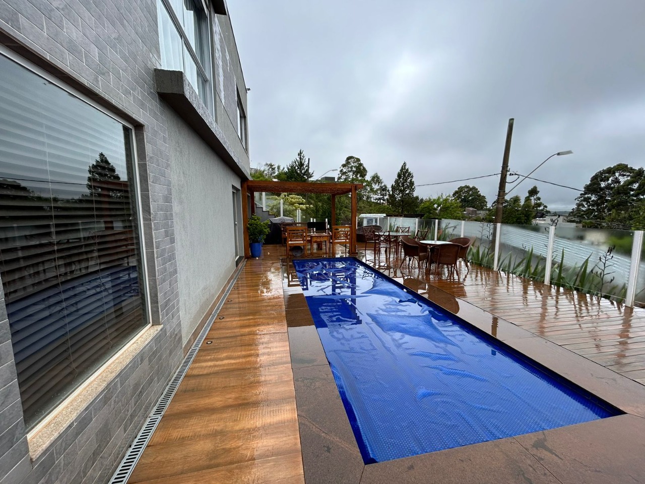 Casa de Condomínio à venda com 4 quartos, 450m² - Foto 2