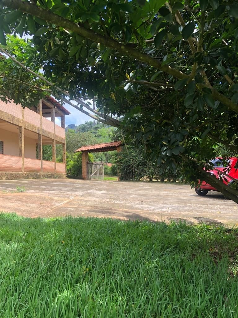 Sítio à venda com 175 quartos, 3500m² - Foto 1