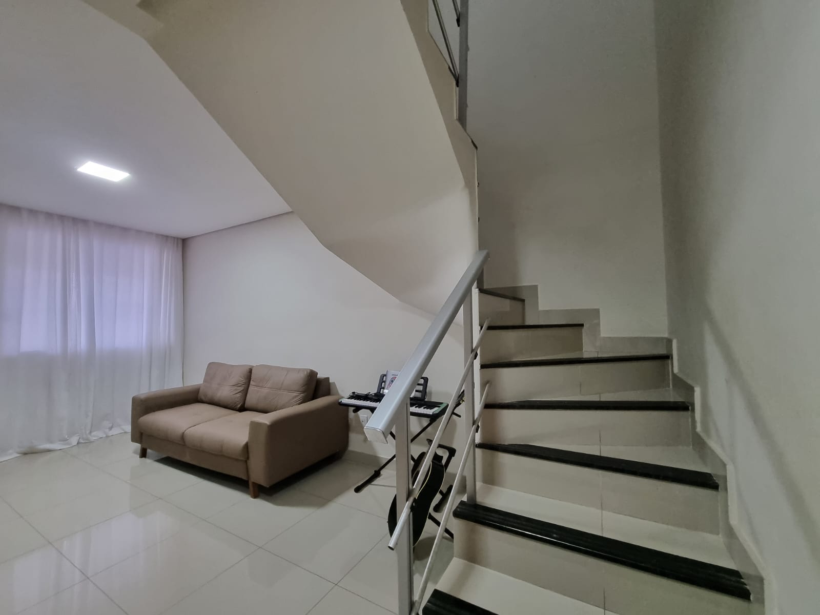 Casa de Condomínio à venda com 3 quartos, 114m² - Foto 2