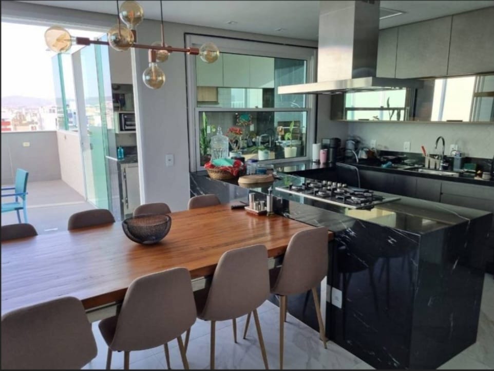 Cobertura à venda com 2 quartos, 180m² - Foto 1