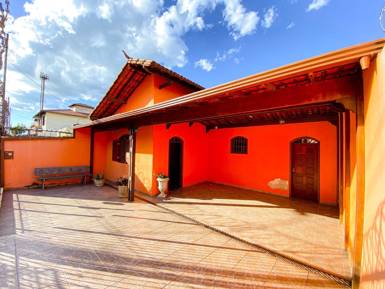 Casa à venda com 3 quartos, 140m² - Foto 2