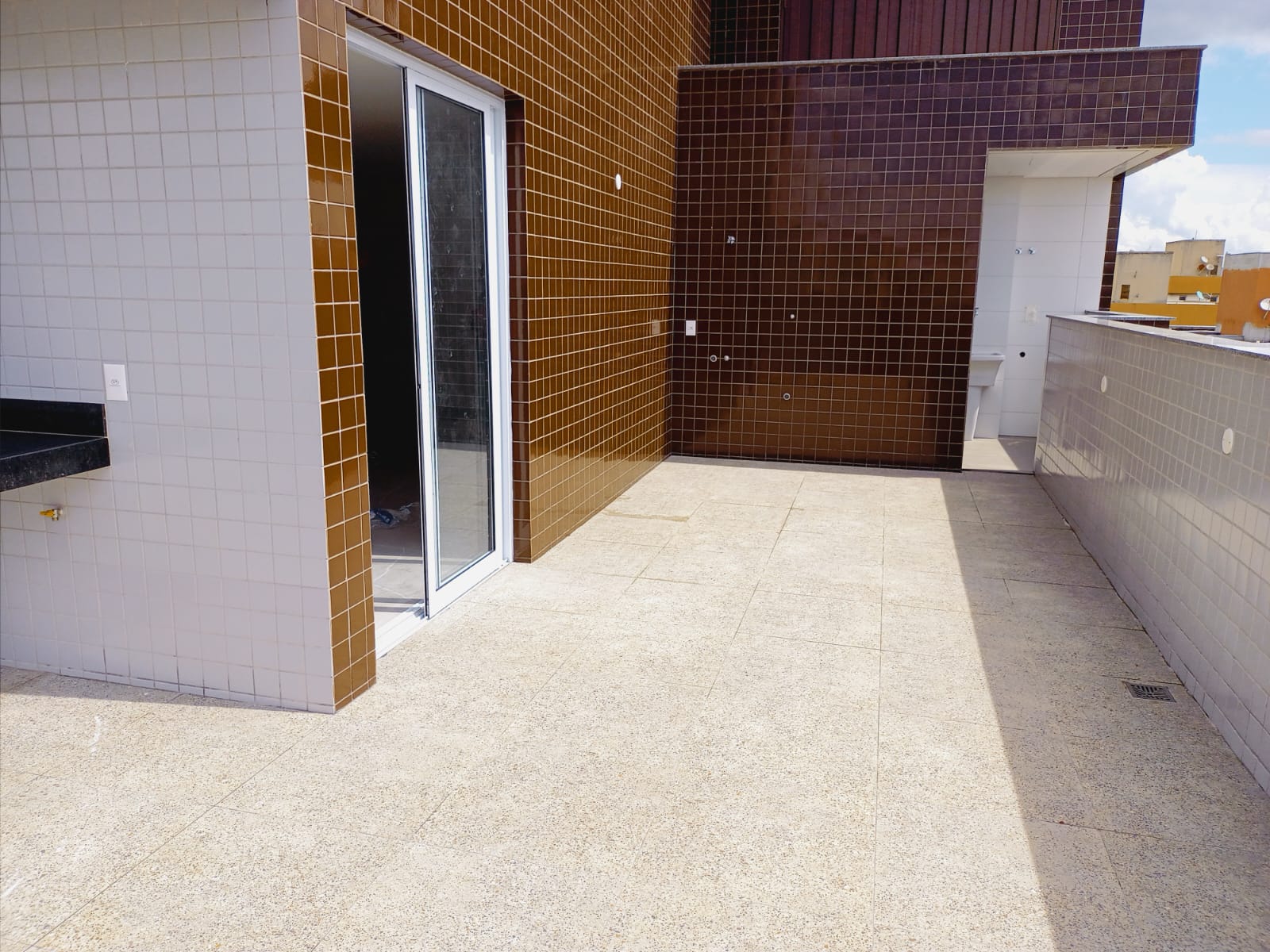 Apartamento à venda com 3 quartos, 21m² - Foto 3
