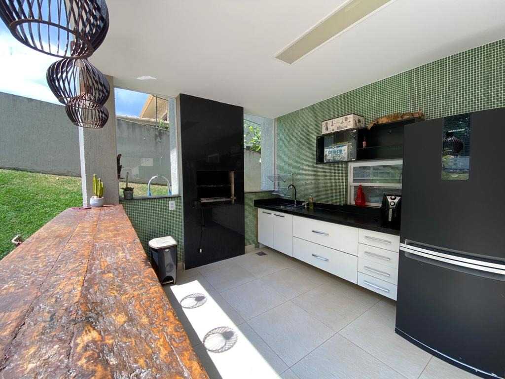 Casa de Condomínio à venda com 6 quartos, 360m² - Foto 9