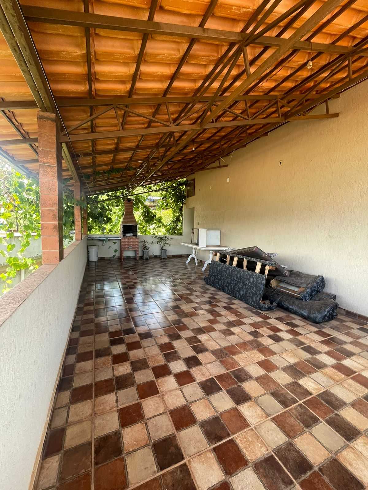 Casa para alugar com 3 quartos, 400m² - Foto 2