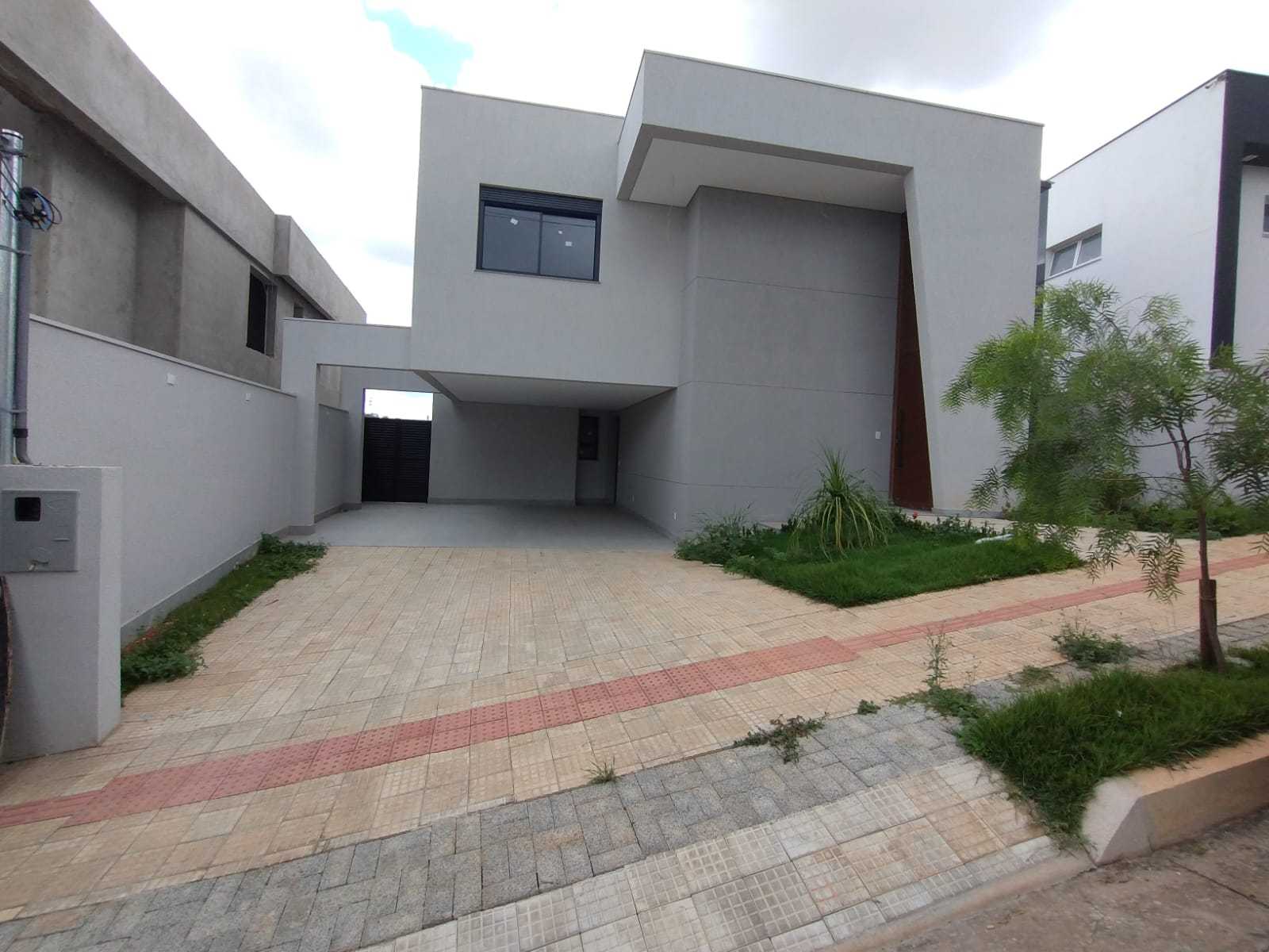 Casa à venda com 3 quartos, 394m² - Foto 1