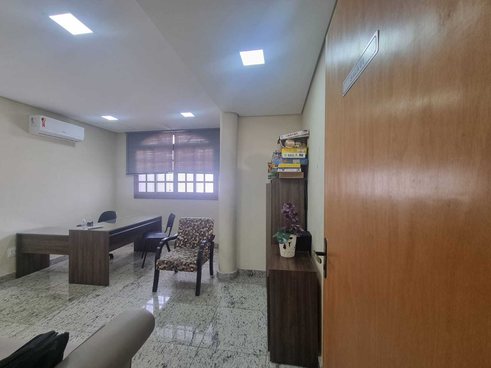 Casa à venda com 3 quartos, 391m² - Foto 9