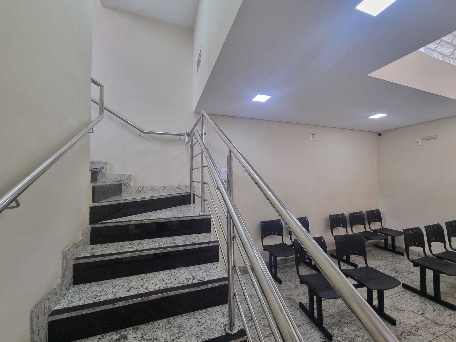Casa à venda com 3 quartos, 391m² - Foto 2