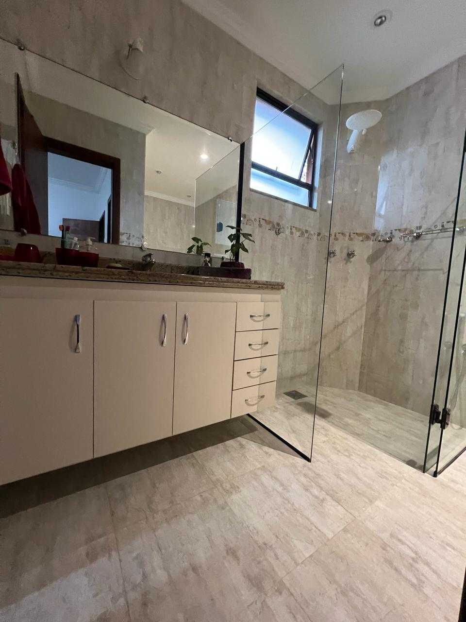 Casa à venda com 4 quartos, 307m² - Foto 12