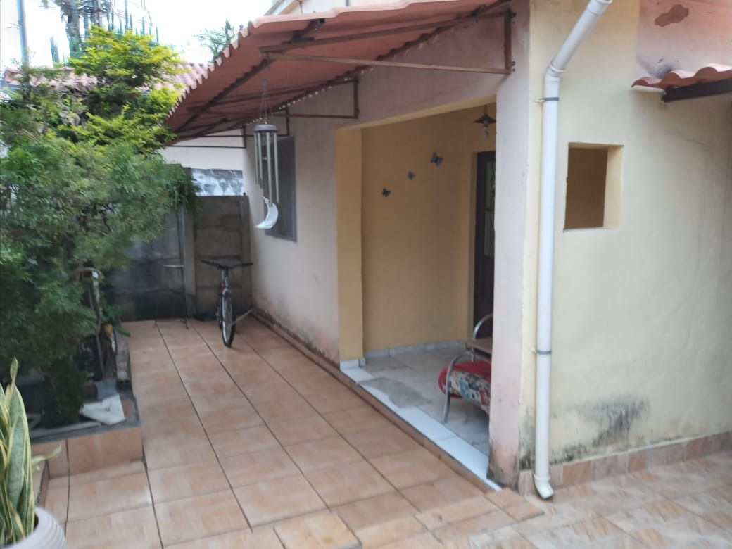 Casa à venda com 2 quartos, 130m² - Foto 4