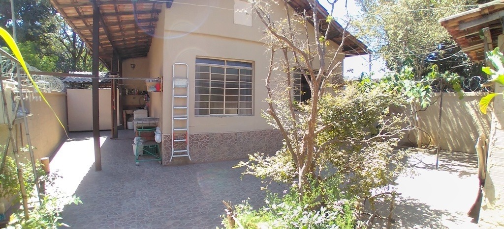 Casa à venda com 3 quartos, 155m² - Foto 2