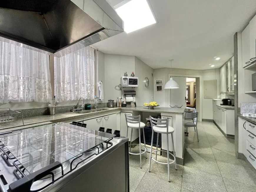 Apartamento à venda com 4 quartos, 230m² - Foto 8