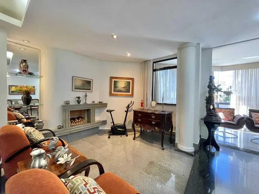 Apartamento à venda com 4 quartos, 230m² - Foto 6