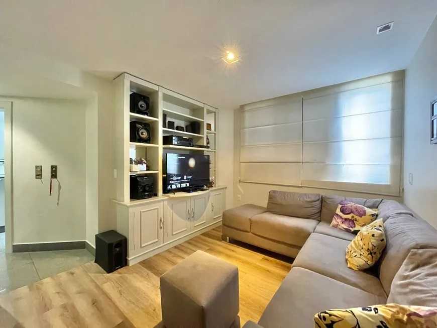 Apartamento à venda com 4 quartos, 230m² - Foto 18