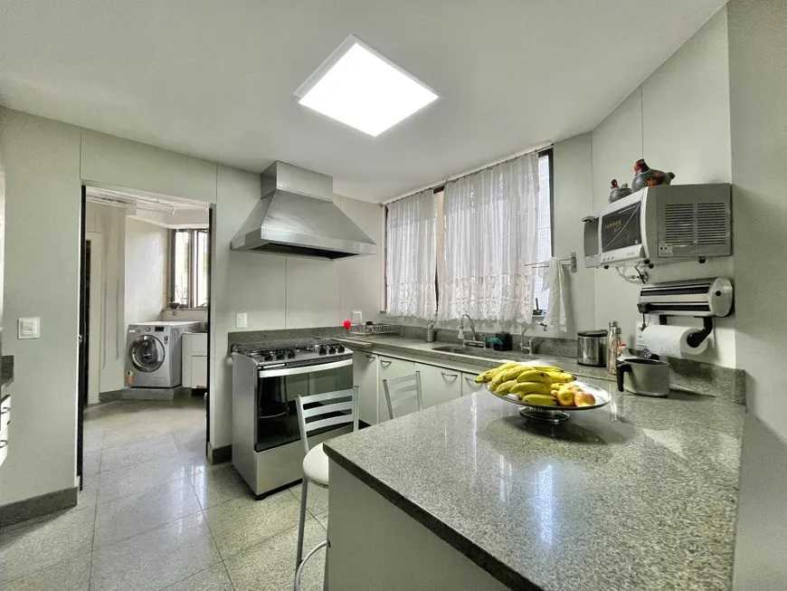 Apartamento à venda com 4 quartos, 230m² - Foto 7