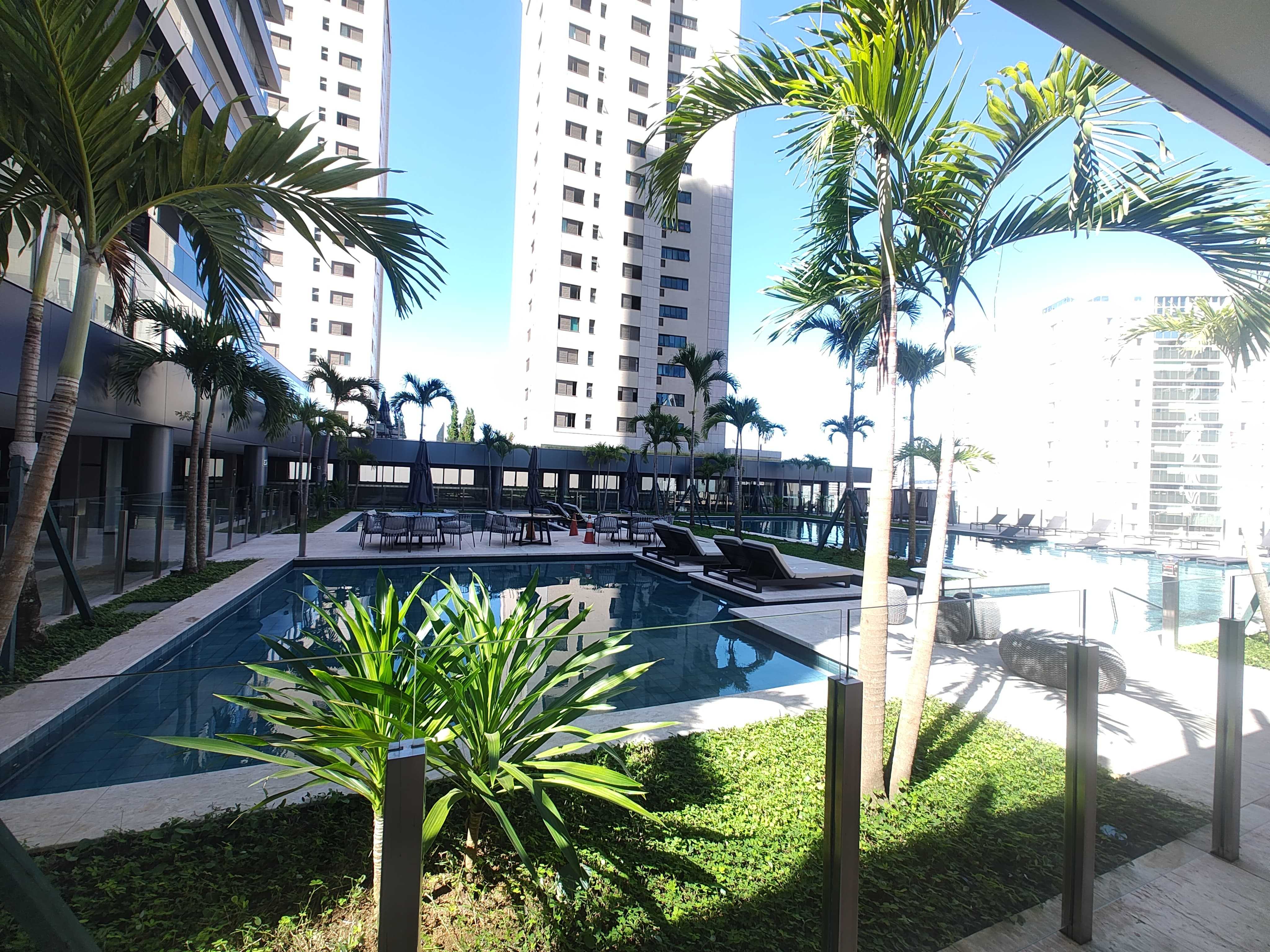 Apartamento à venda com 4 quartos, 225m² - Foto 2