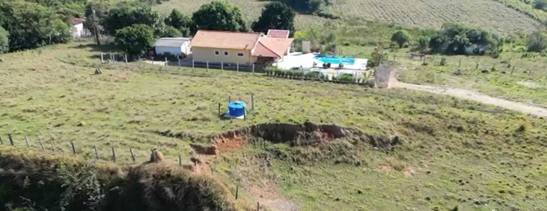 Sítio à venda com 2 quartos, 210000m² - Foto 4