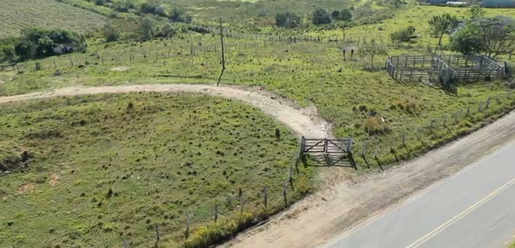 Sítio à venda com 2 quartos, 210000m² - Foto 2