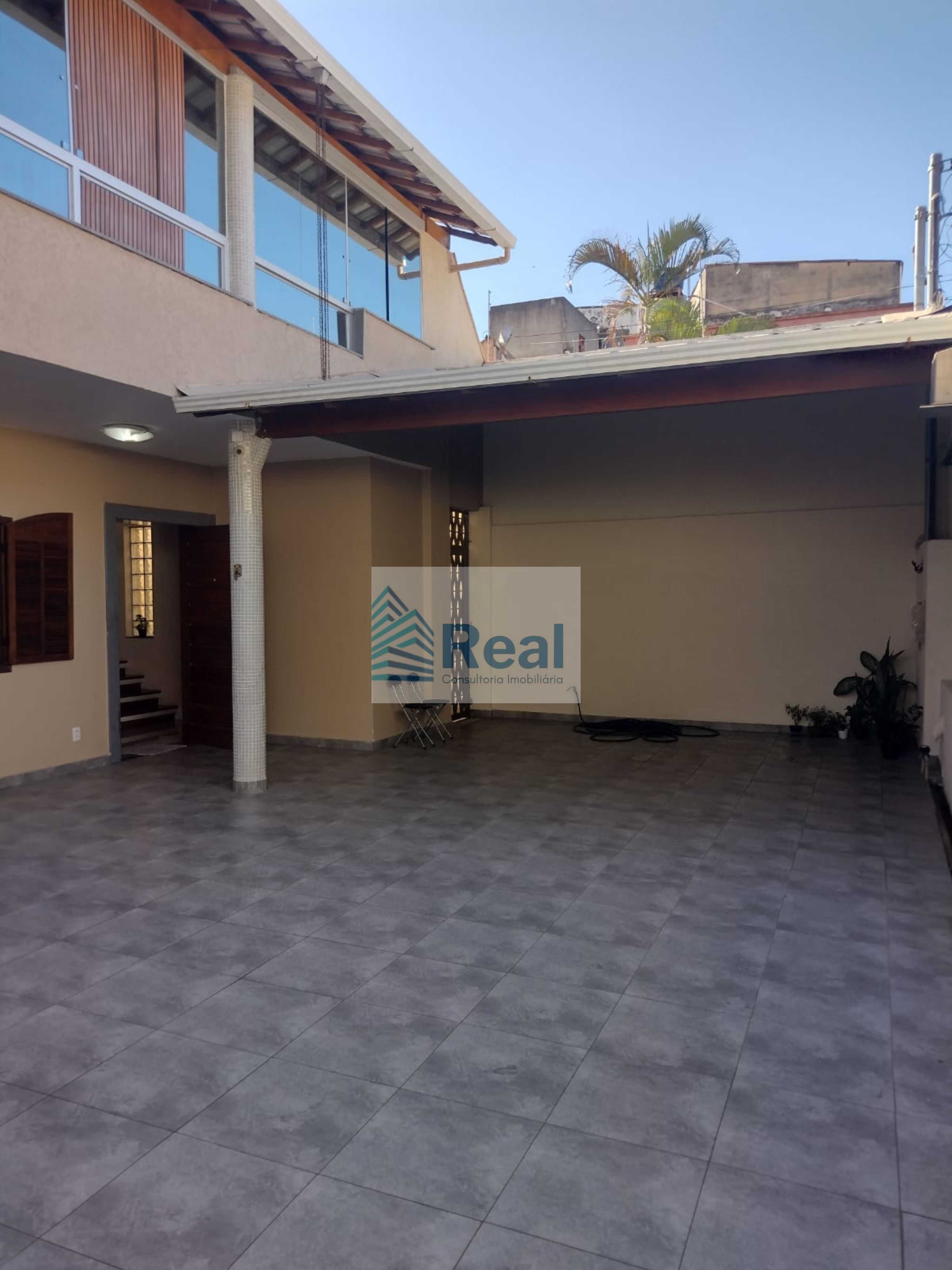 Casa à venda com 6 quartos, 250m² - Foto 3