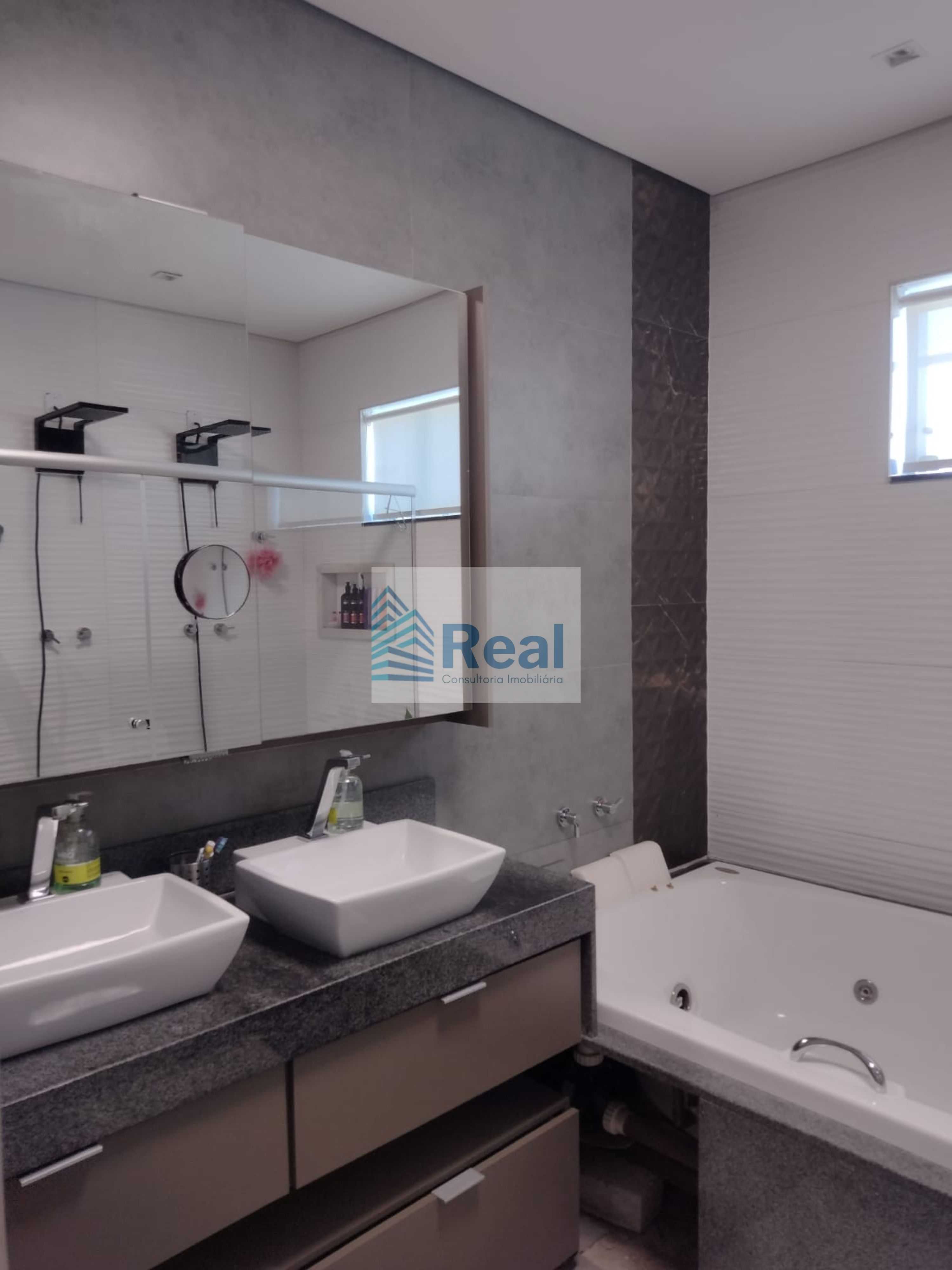 Casa à venda com 6 quartos, 250m² - Foto 19