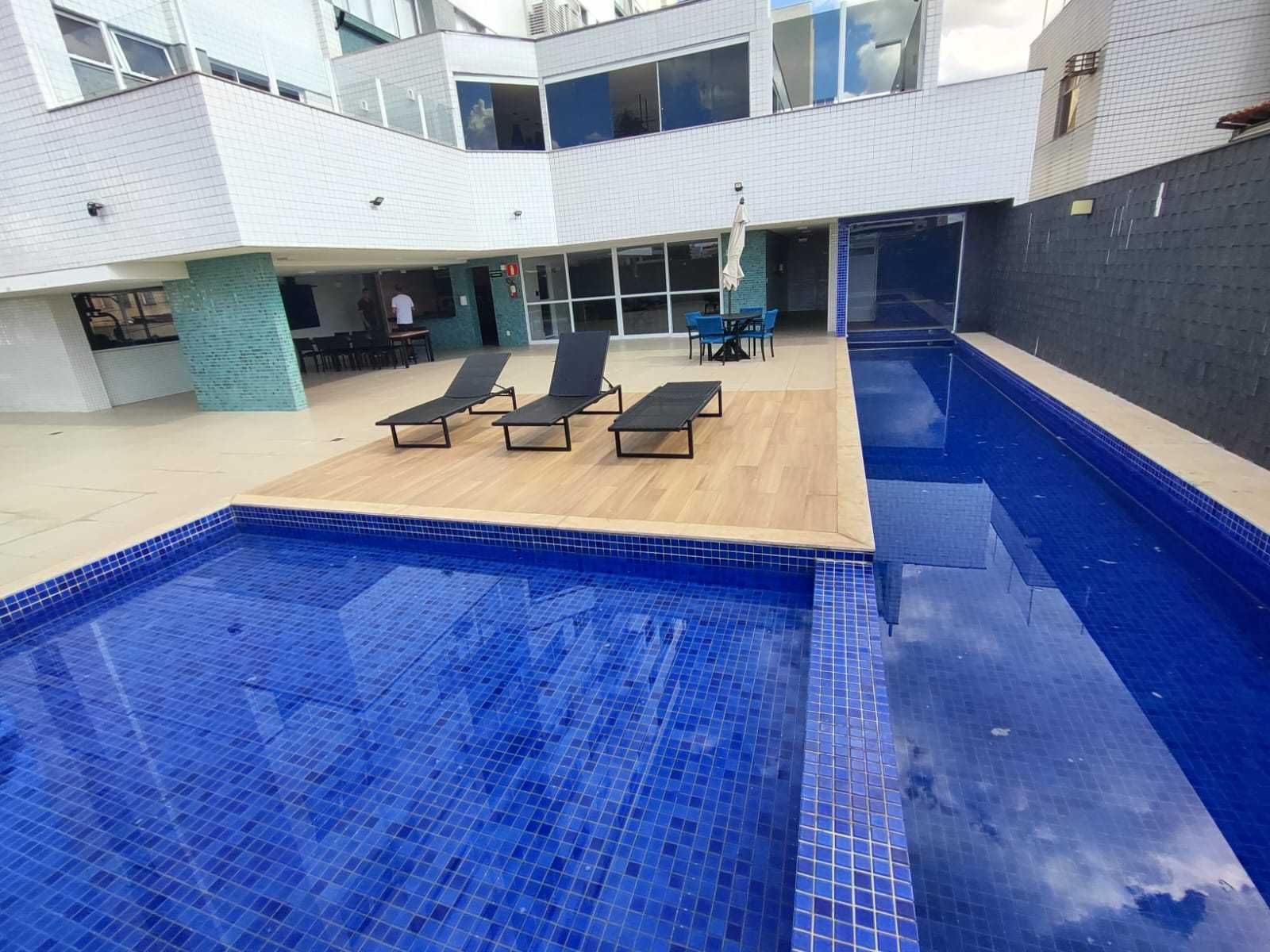 Apartamento para alugar com 4 quartos, 140m² - Foto 1