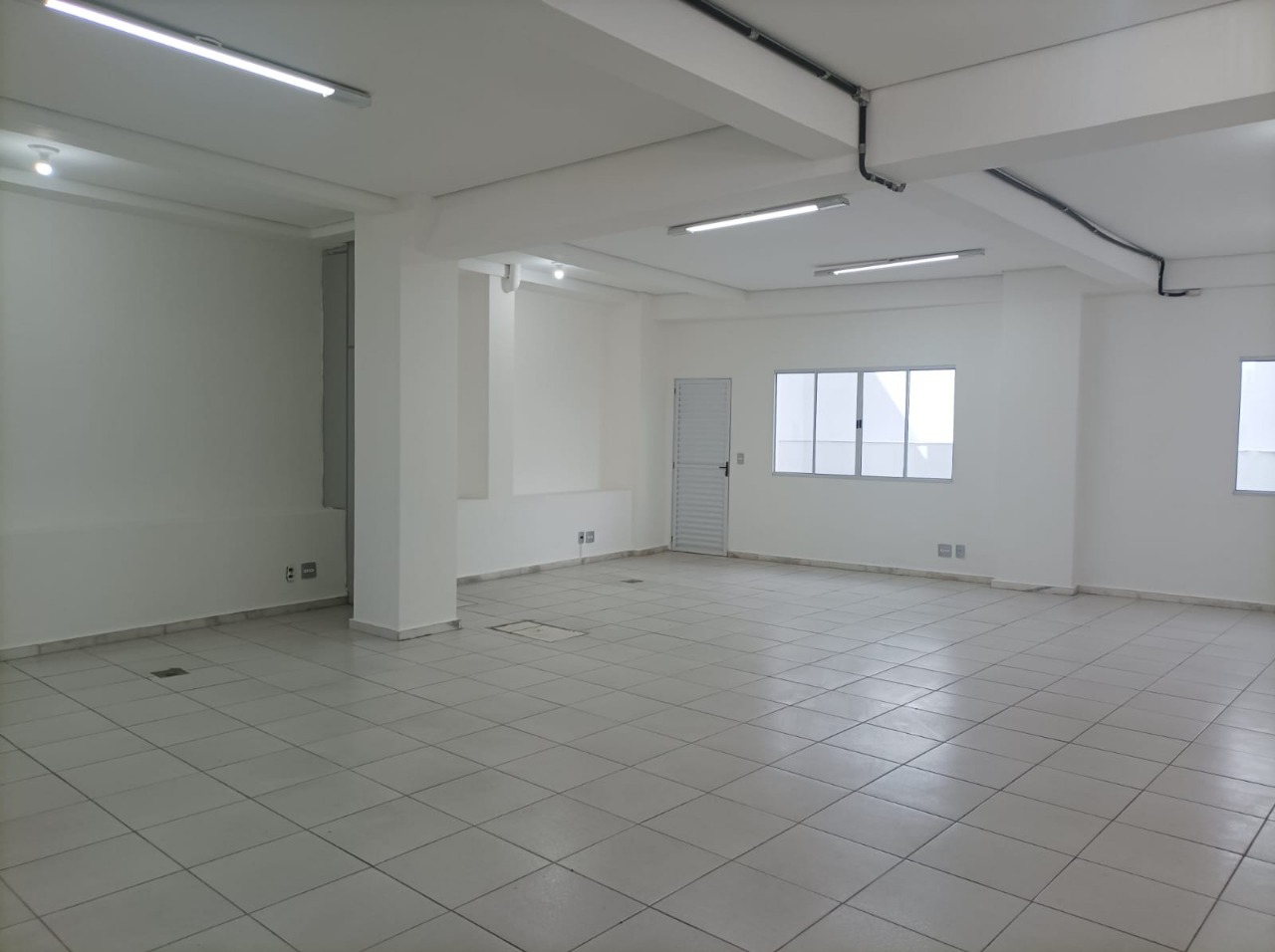 Loja-Salão à venda, 101m² - Foto 1