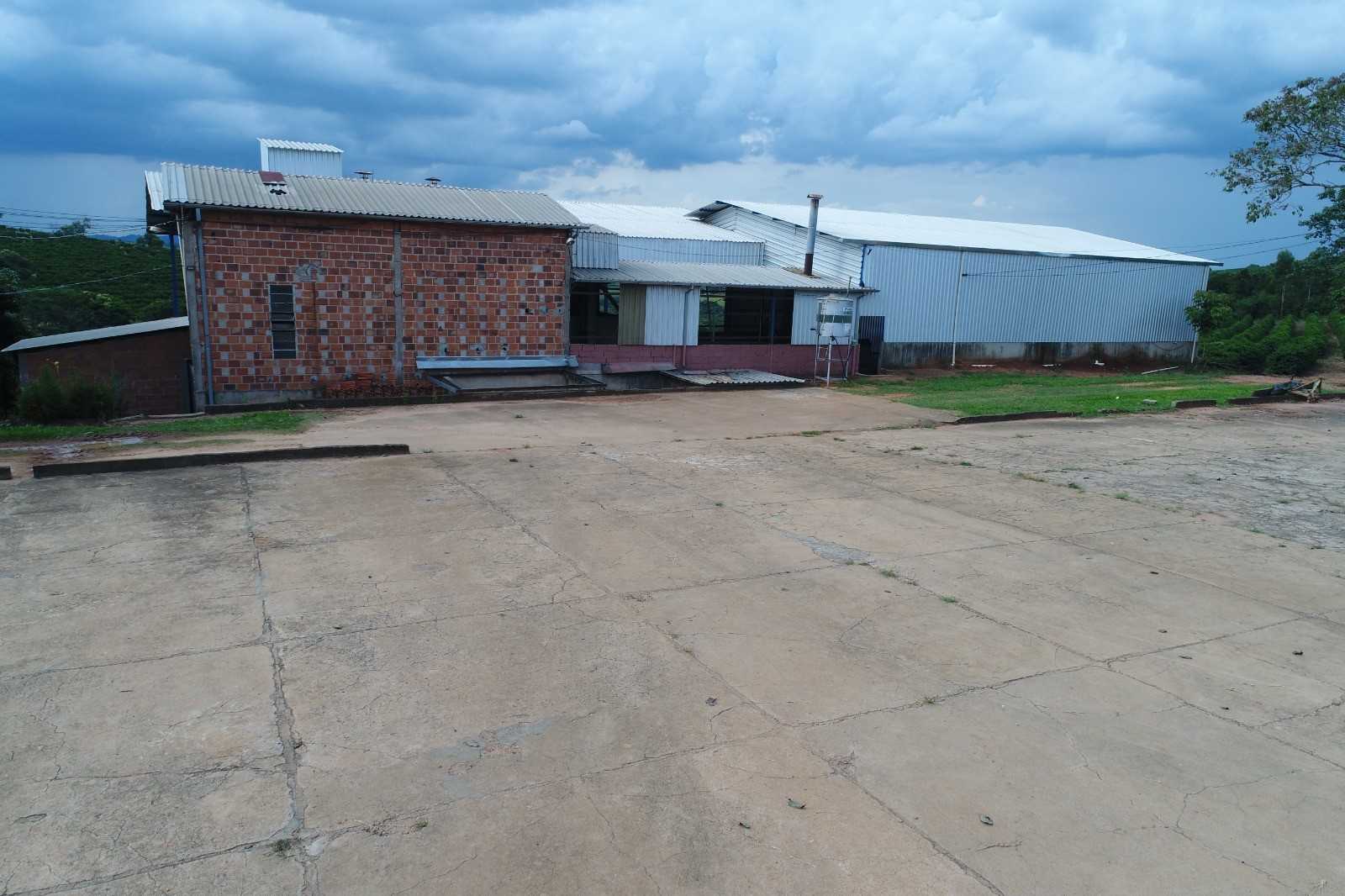 Sítio à venda com 3 quartos, 300m² - Foto 17