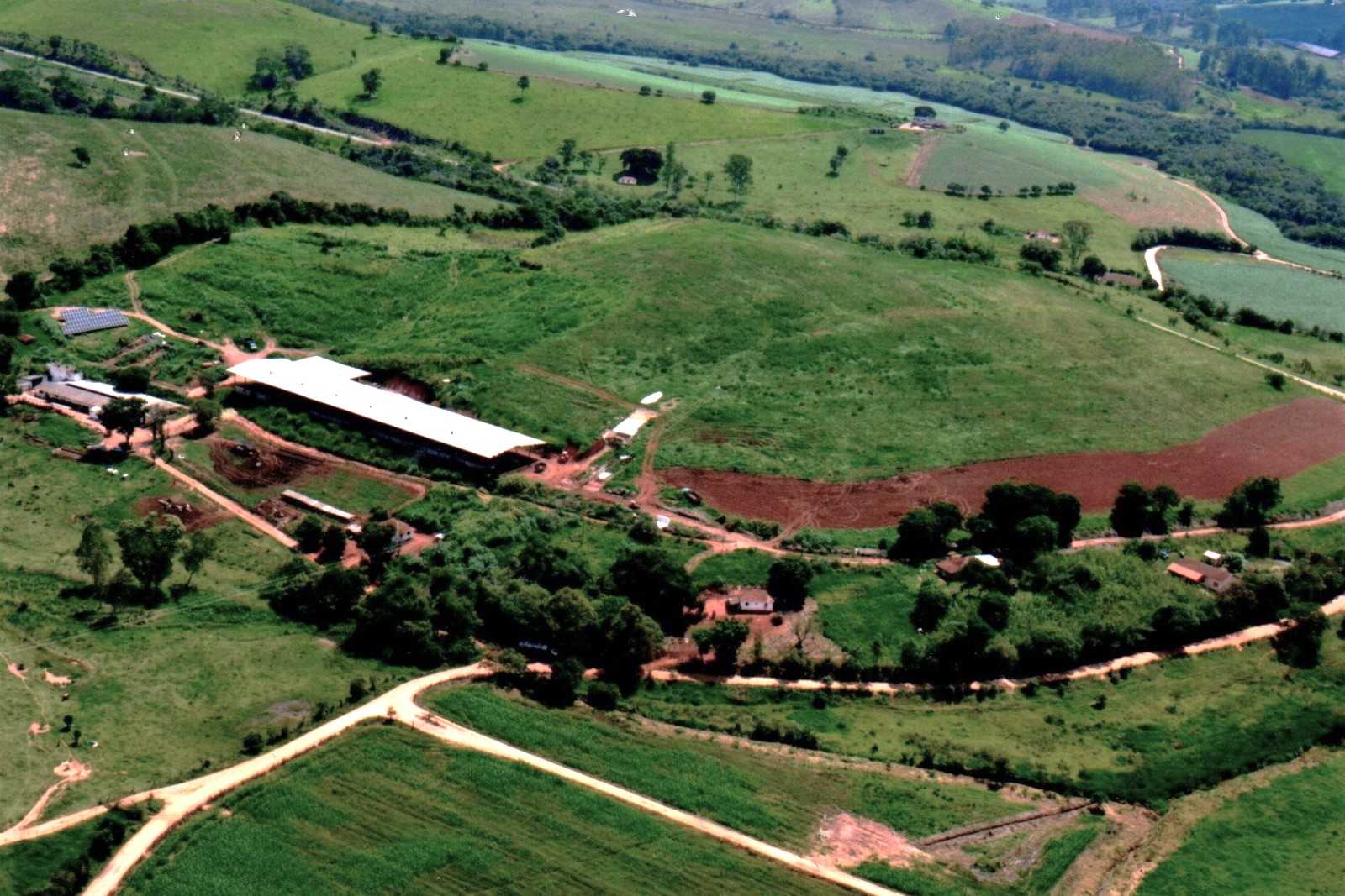 Fazenda à venda com 3 quartos, 1550000m² - Foto 1