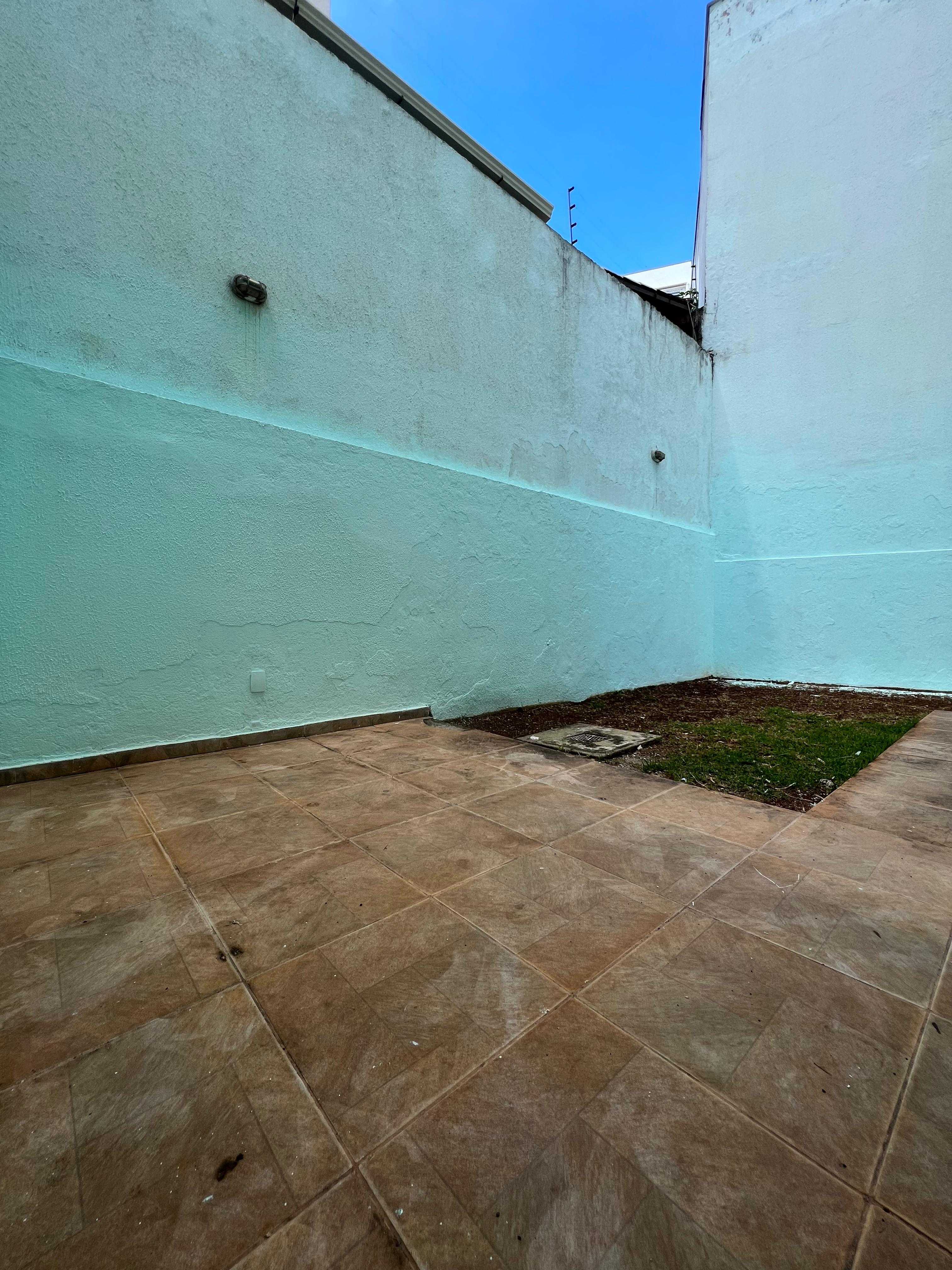 Apartamento para alugar com 2 quartos, 65m² - Foto 12