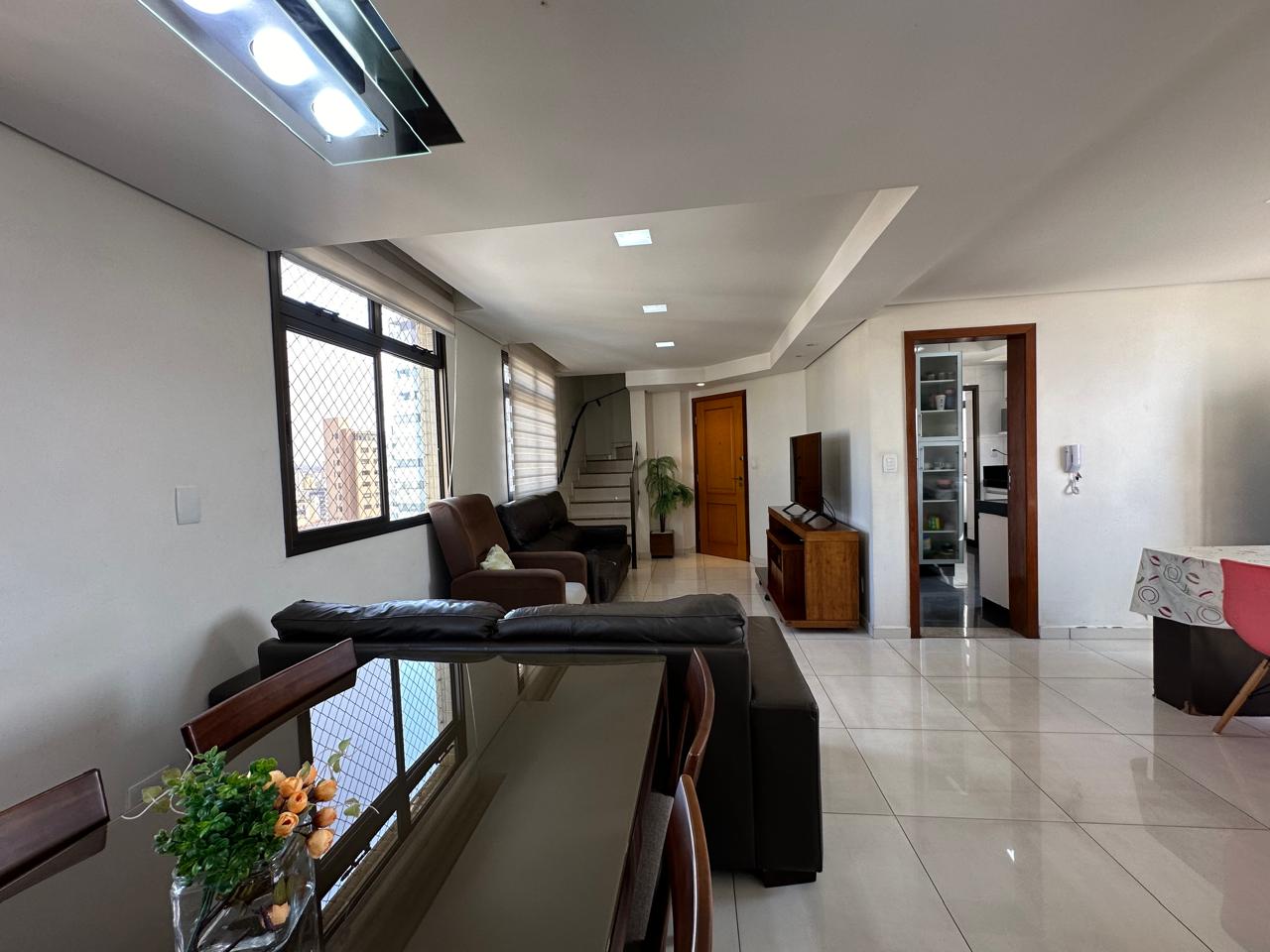 Cobertura à venda com 4 quartos, 258m² - Foto 1